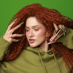 Alternative view of CLARESA - KITULEC - FARD LIQUIDO